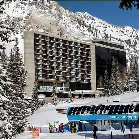 Ski-In Ski-Out - The Cliff @ Snowbird